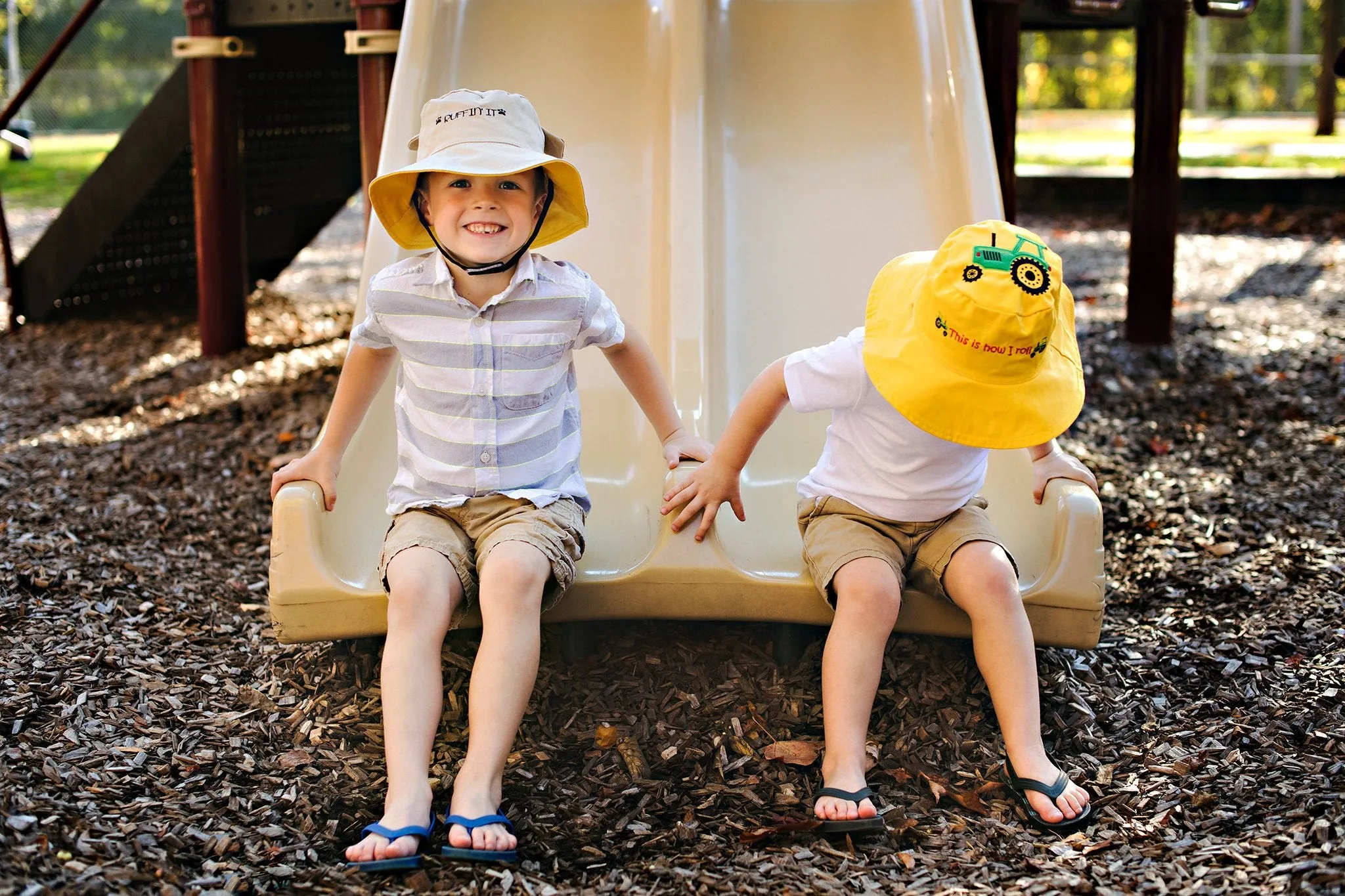 FlapJackKids - Reversible Kids' Sun Hat - Tractor / Dog
